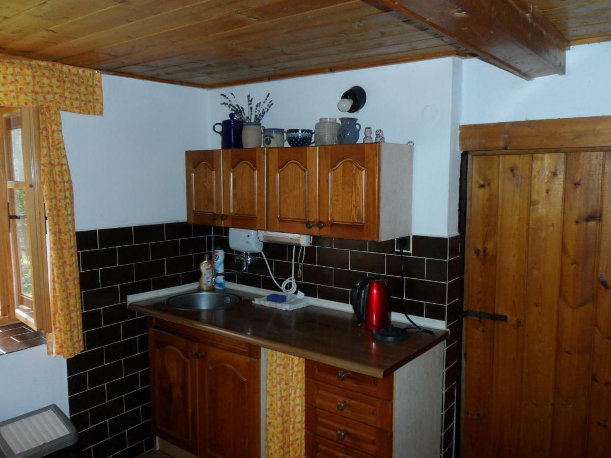 Stylova Chalupa Na Kraji Narodniho Parku Sumava Strunkov Bagian luar foto